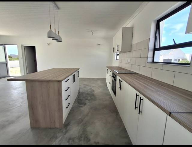 3 BEDROOM HOUSE FOR SALE IN BRITANNIA BAY